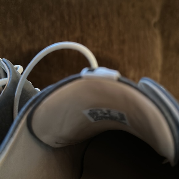 COPY - Ecco Soft Laces Shoes. US Size 9-9.5. - Picture 4 of 7